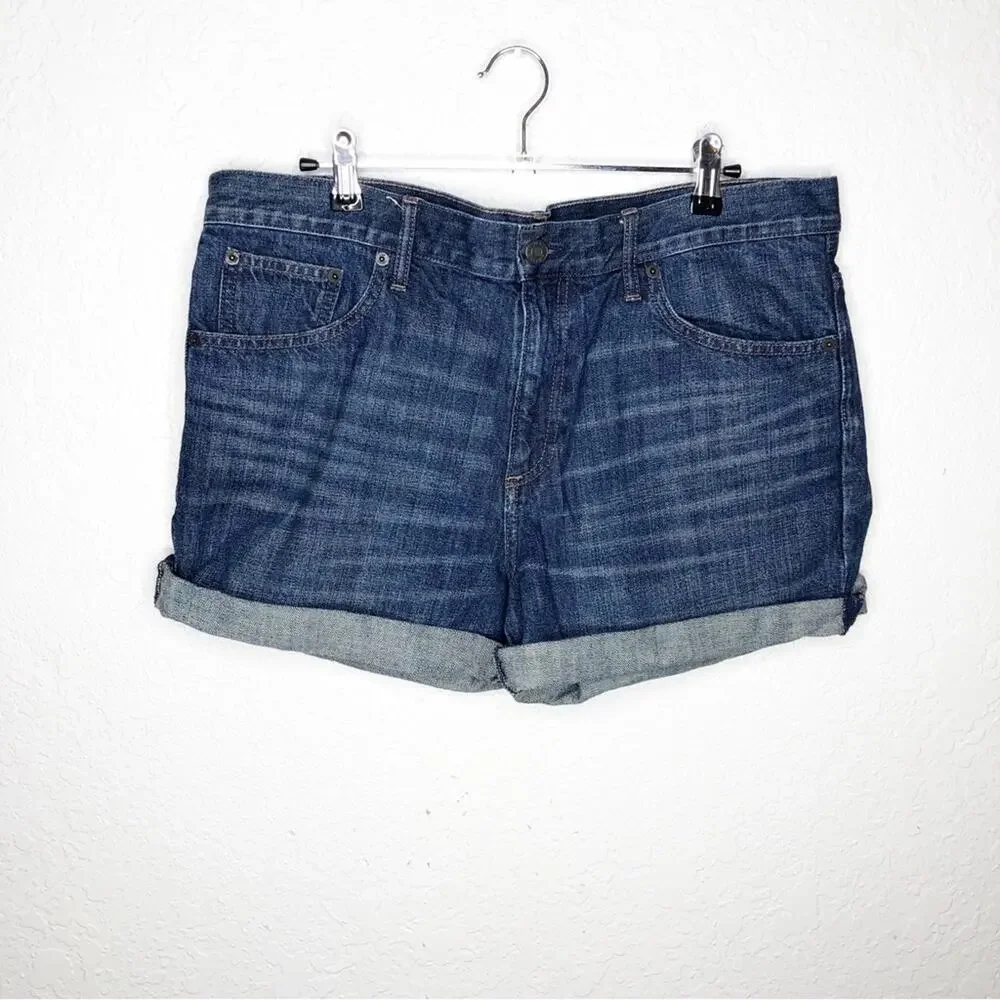 Gap boyfriend jean shorts size 12 or 31R